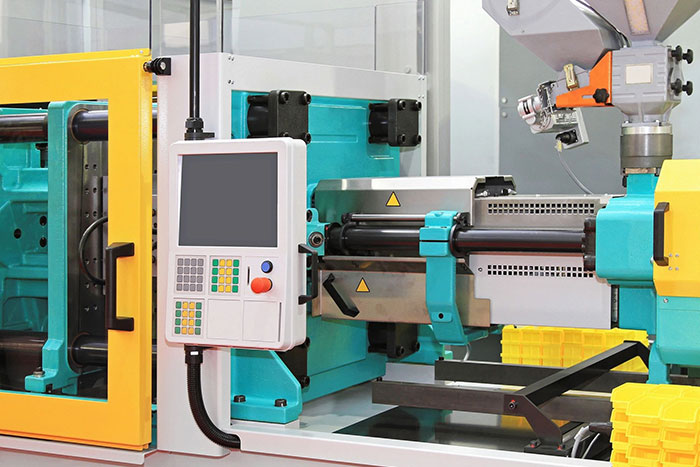 plastic injection molding machine